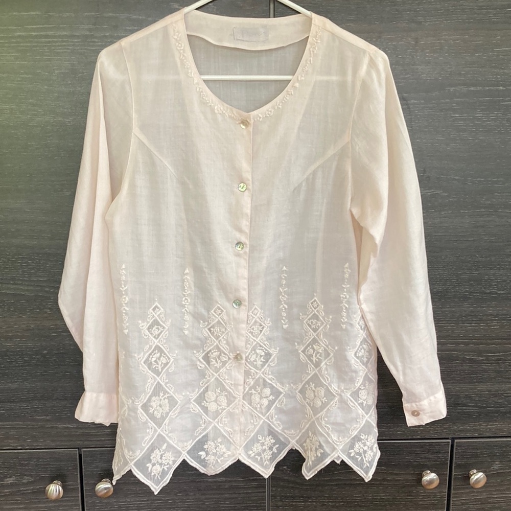 Chic White Embroidered Women's Blouse